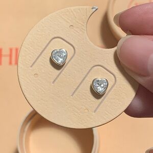 hillberg and berk silver adore bezel heart earring